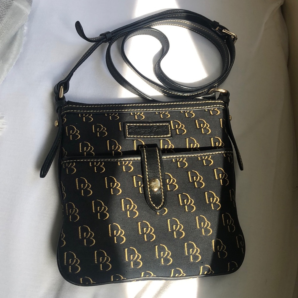 Dooney & Bourke cross body